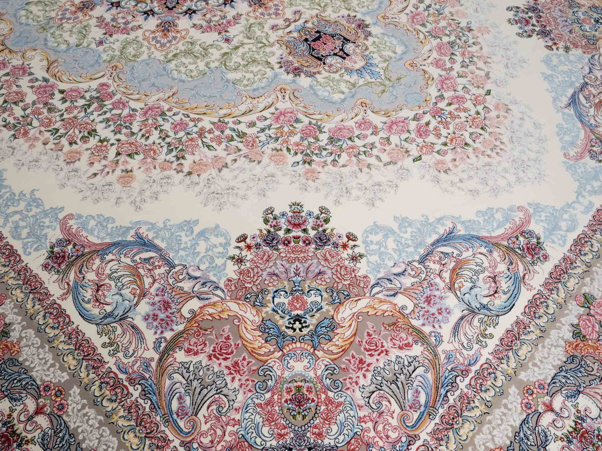 Persischer Maschinenteppich von Khademi aus Acryl, cremeweiß, mit Medaillon, Täbriz-Design, Größe: 350 x 250 cm. Made in Iran. Teppichnummer: KB4-1839. Verkauf durch Jupiter Intl.