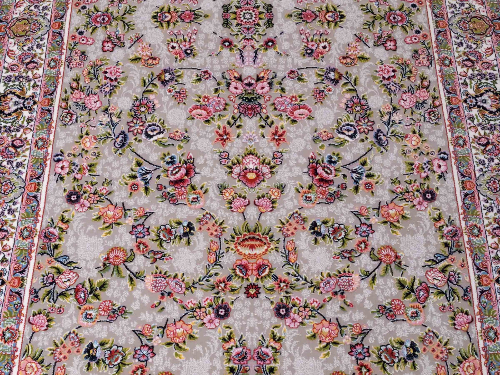 Persischer Läufer-Maschinenteppich von Khademi aus Acryl, grau, Allover-Ghom-Design, Größe: 400 x 100 cm. Made in Iran. Teppichnummer: KB4-1837. Verkauf durch Jupiter Intl.