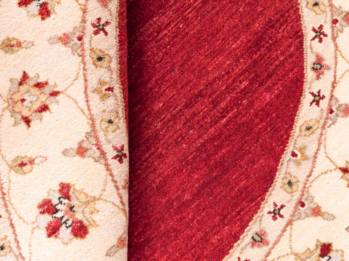 Runder, handgeknüpfter Ziegler Farahan Orientteppich von Khademi aus Wolle, rot, beige. Klassisch-traditionell von Hand geknüpft in Afghanistan. Größe: 150 cm x 150 cm. Teppichnummer: SB3-1135 | Jupiter Intl.
