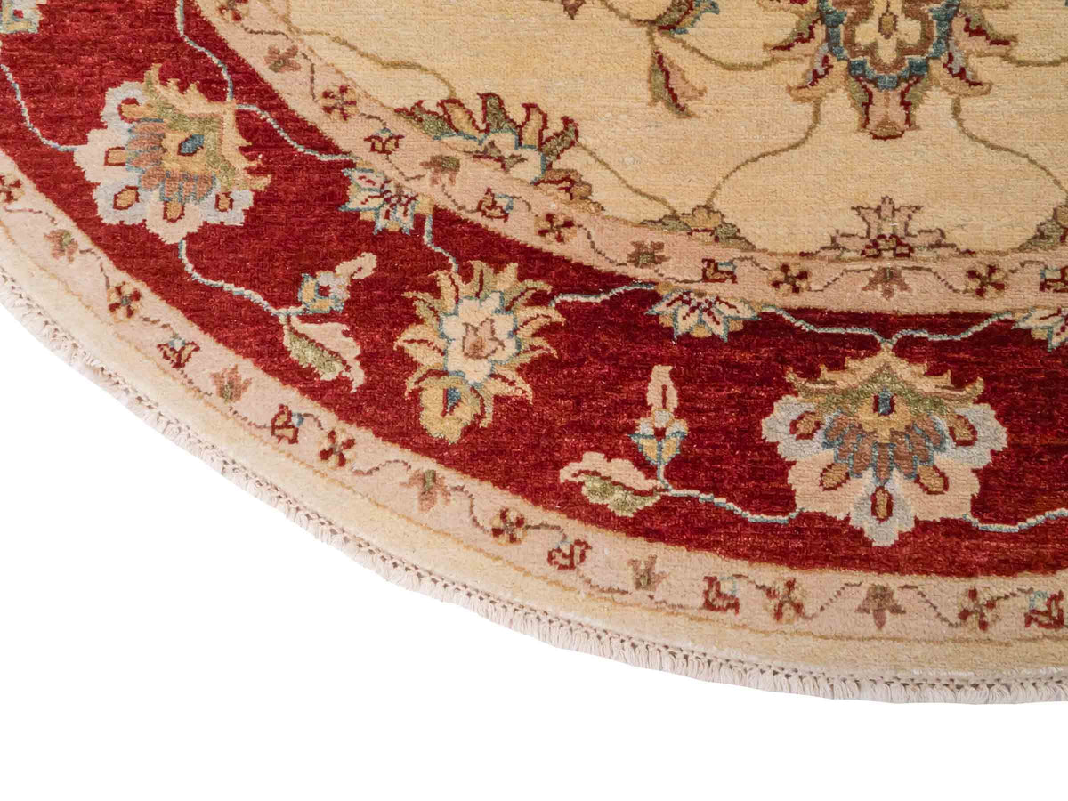 Runder, handgeknüpfter Ziegler Farahan Orientteppich von Khademi aus Wolle, beige, gold, rot. Klassisches Allover-Design. Traditionell von Hand geknüpft in Afghanistan. Größe: 185 cm x 185 cm. Teppichnummer: SB3-1120 | Jupiter Intl.
