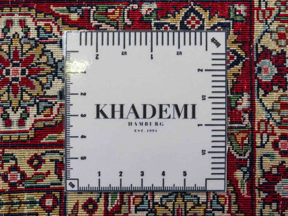 Sehr feiner, handgeknüpfter Khademi Orientteppich mit Ghom Design aus reiner Seide, rot, multicolor. 122x70 cm. Vertrieb durch Jupiter Intl.