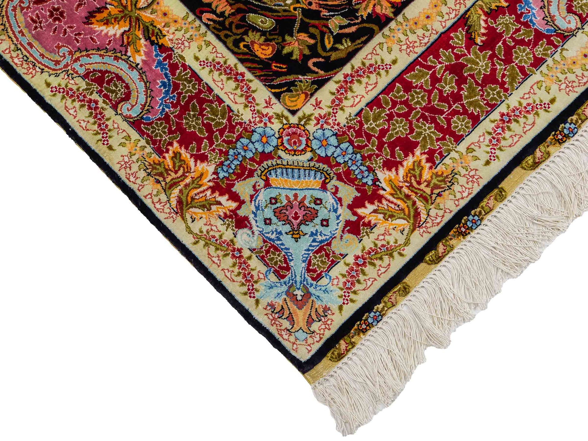 Sehr feiner, handgeknüpfter Khademi Ghom Orientteppich aus Seide, schwarz, rot, pink, blau. 124x110 cm. Vertrieb durch Jupiter Intl.