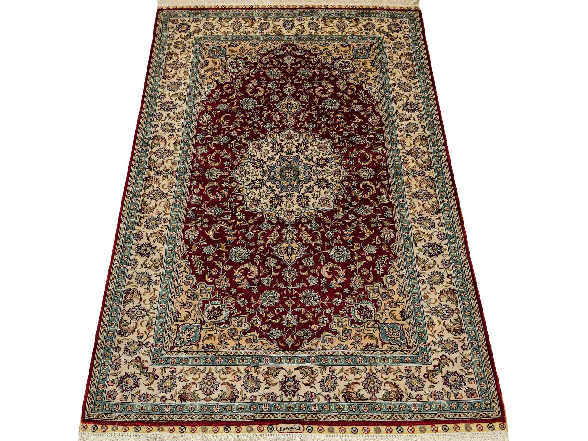 Sehr feiner, handgeknüpfter Khademi Orientteppich mit Ghom Design aus reiner Seide, rot, creme. 124x78 cm. Vertrieb durch Jupiter Intl.