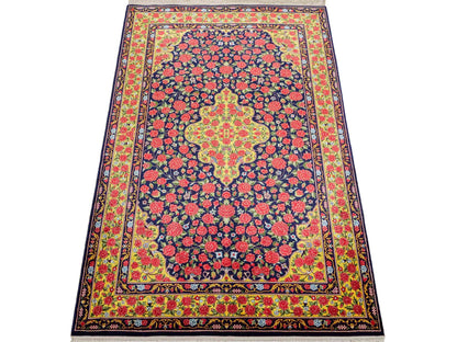 Sehr feiner, handgeknüpfter Khademi Orientteppich mit Ghom Design aus reiner Seide, blau, gelb, rot. 124x78 cm. Vertrieb durch Jupiter Intl.