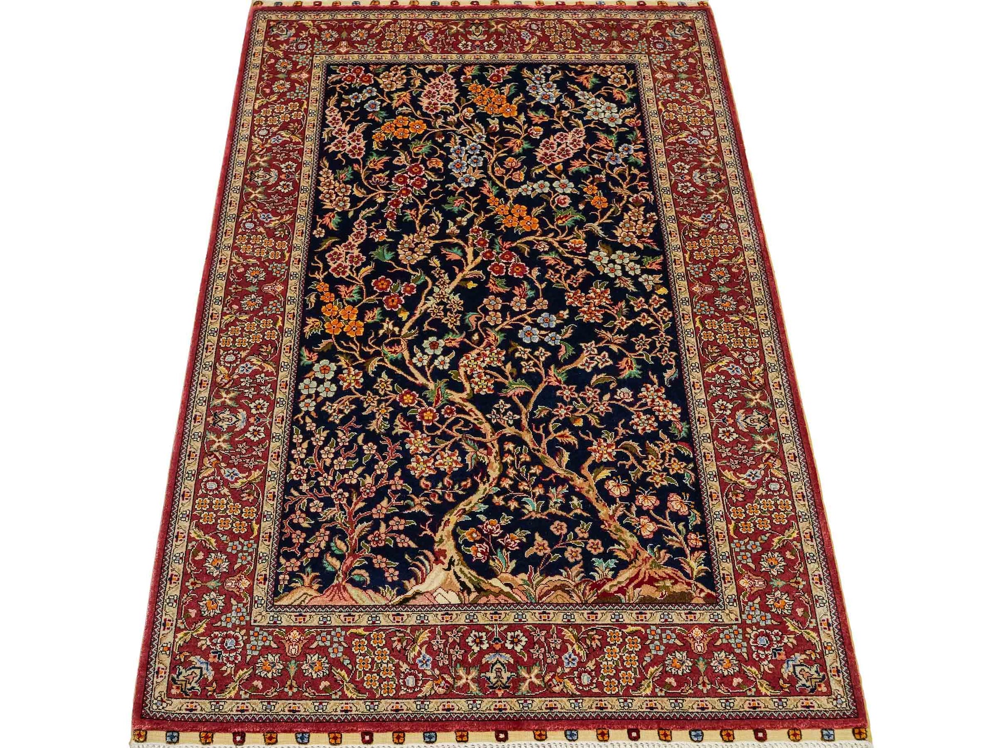 Sehr feiner, handgeknüpfter Khademi Orientteppich mit Ghom Design aus reiner Seide, blau, rot. 124x79 cm. Vertrieb durch Jupiter Intl.