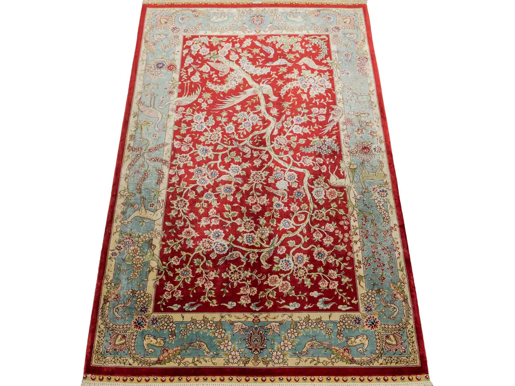 Sehr feiner, handgeknüpfter Khademi Orientteppich mit Ghom Design aus reiner Seide, rot, blau, creme. 124x79 cm. Vertrieb durch Jupiter Intl.