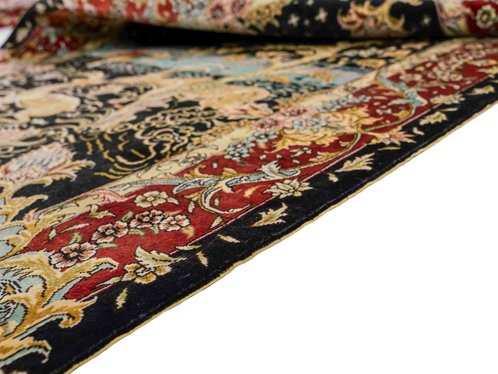 Sehr feiner, handgeknüpfter Khademi Orientteppich mit Ghom Design aus reiner Seide, schwarz, blau, rot, gold. 124x79 cm. Vertrieb durch Jupiter Intl.