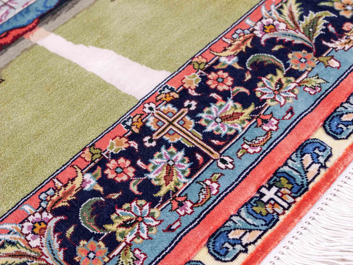 Sehr feiner, handgeknüpfter Khademi Ghom Orientteppich aus Seide, multicolor. 125x90 cm. Vertrieb durch Jupiter Intl.