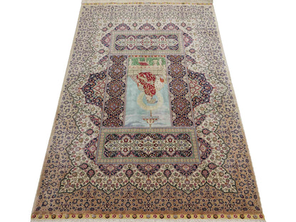 Sehr feiner, handgeknüpfter Khademi Ghom Orientteppich aus Seide, beige, braun, creme. 130x94 cm. Vertrieb durch Jupiter Intl.