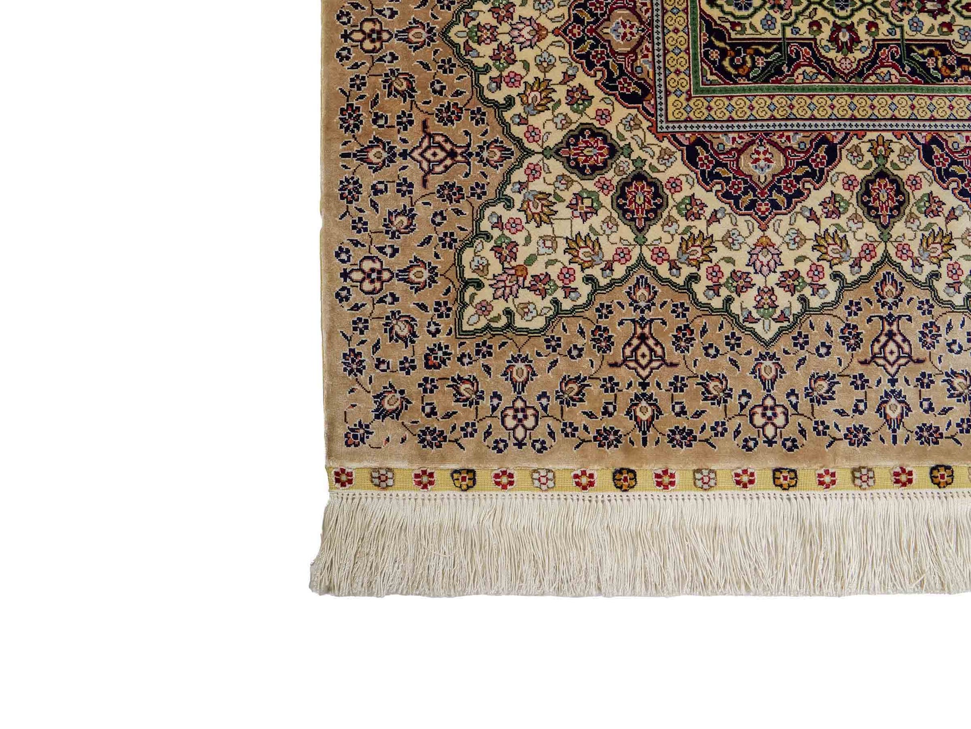 Sehr feiner, handgeknüpfter Khademi Ghom Orientteppich aus Seide, beige, braun, creme. 130x94 cm. Vertrieb durch Jupiter Intl.