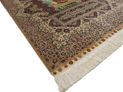 Sehr feiner, handgeknüpfter Khademi Ghom Orientteppich aus Seide, beige, braun, creme. 130x94 cm. Vertrieb durch Jupiter Intl.