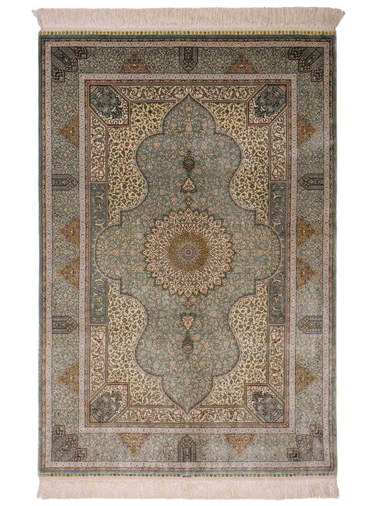 Extrem feiner, handgeknüpfter Khademi Orientteppich mit Ghom Design aus purer Seide, blau, multicolor. 139x93 cm. Vertrieb durch Jupiter Intl.
