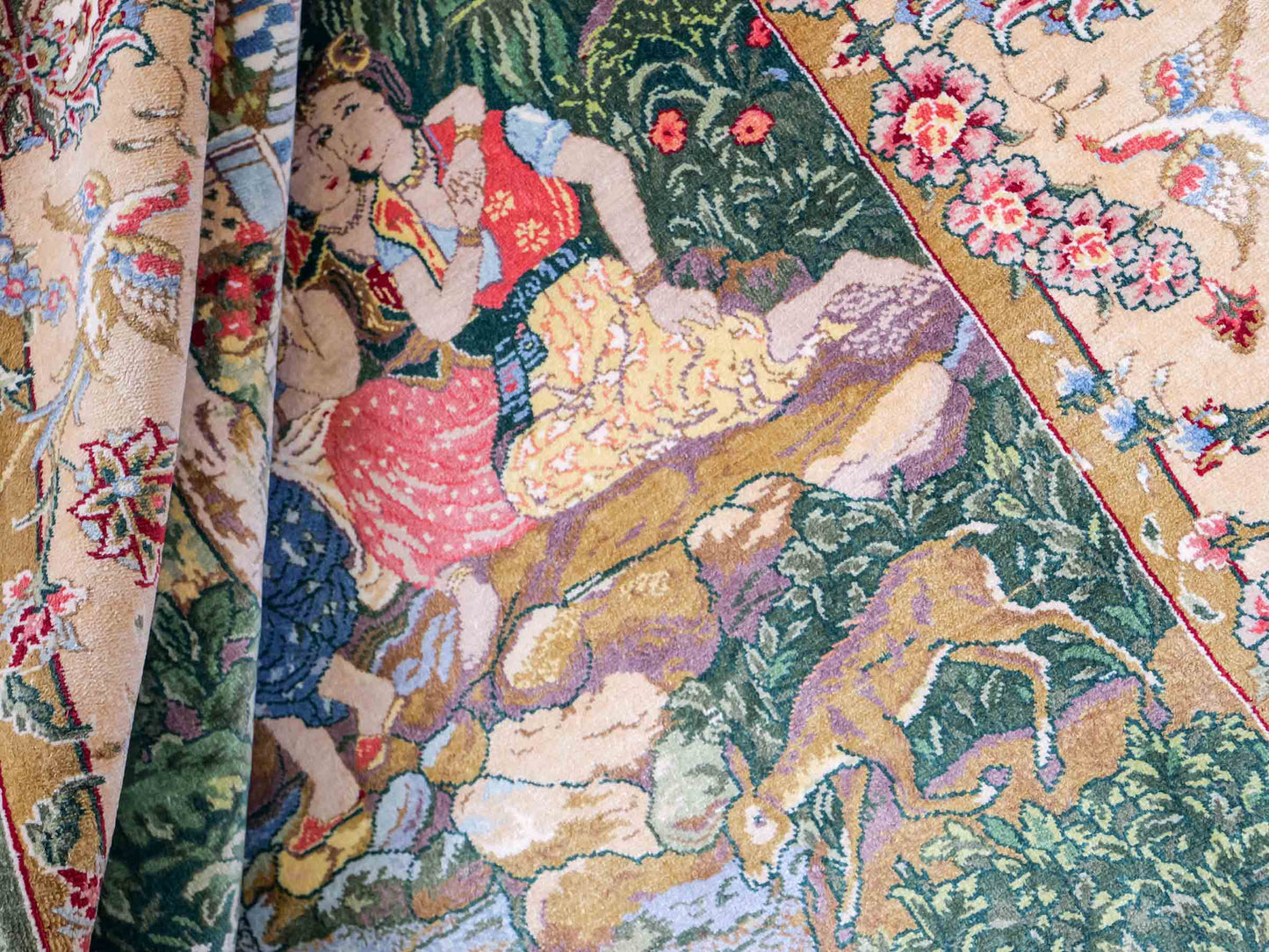 Sehr feiner, handgeknüpfter Khademi Ghom Orientteppich aus Seide, grün. 139x95 cm. Vertrieb durch Jupiter Intl.