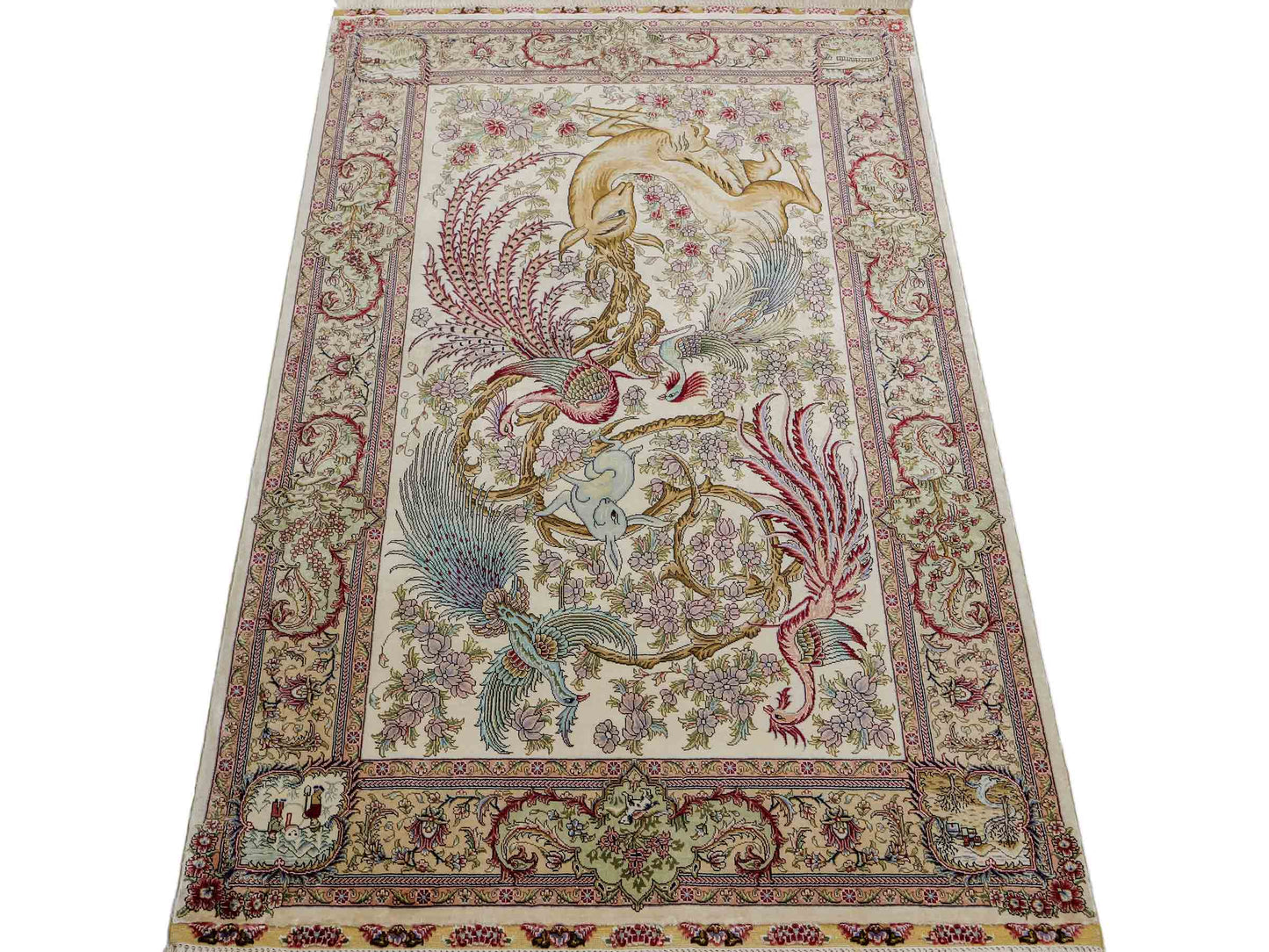 Sehr feiner, handgeknüpfter Khademi Orientteppich mit Ghom Design aus reiner Seide, creme, weiß, braun. 143x94 cm. Vertrieb durch Jupiter Intl.