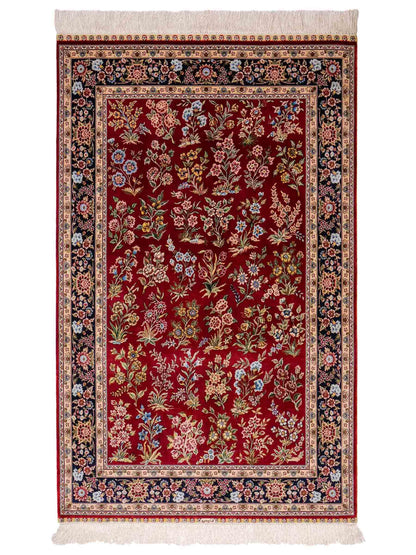 Sehr feiner, handgeknüpfter Khademi Orientteppich mit Ghom Design aus reiner Seide, rot, blau. 143x94 cm. Vertrieb durch Jupiter Intl.