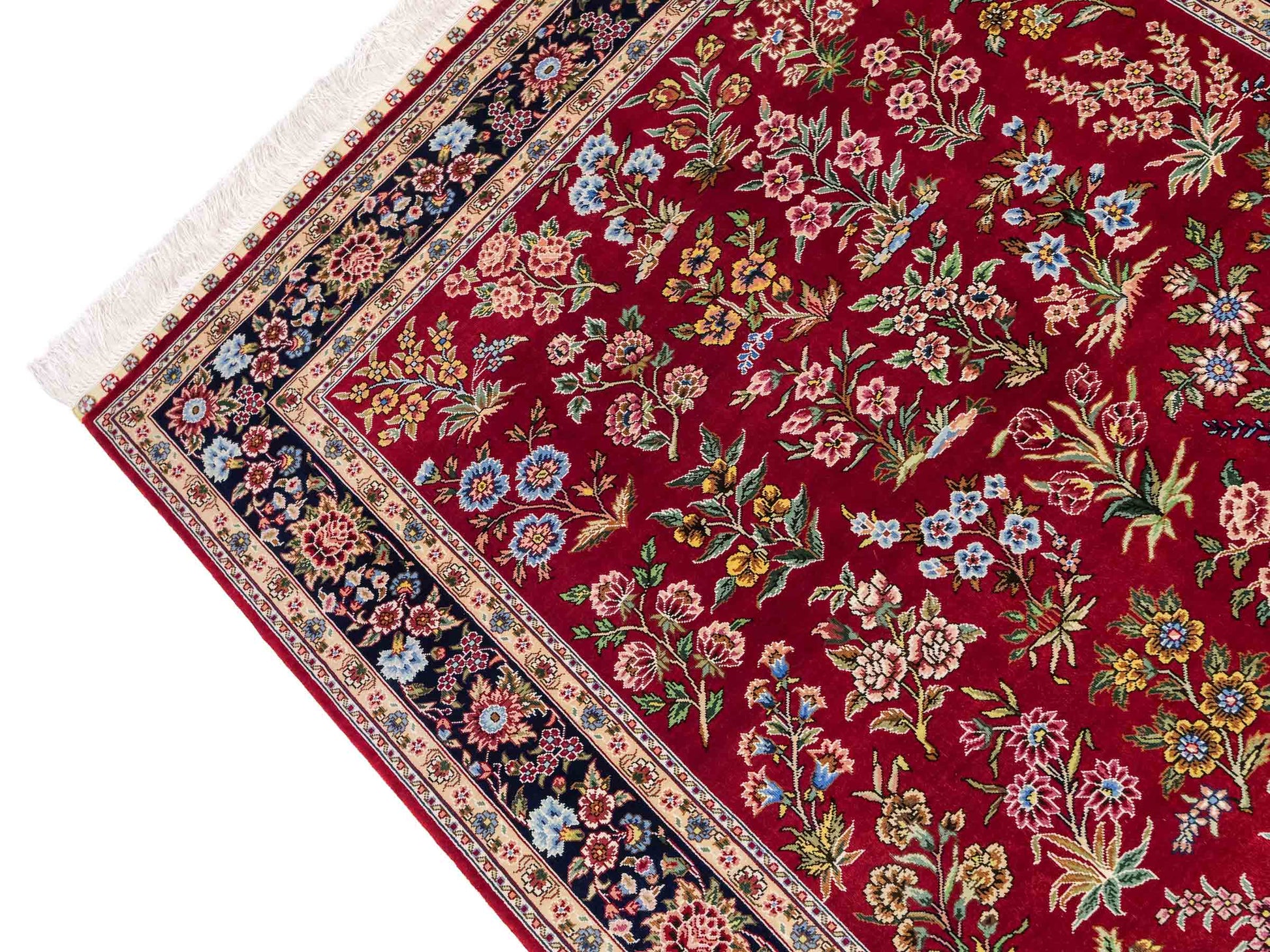 Sehr feiner, handgeknüpfter Khademi Orientteppich mit Ghom Design aus reiner Seide, rot, blau. 143x94 cm. Vertrieb durch Jupiter Intl.