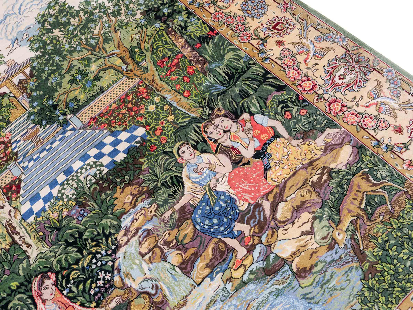 Sehr feiner, handgeknüpfter Khademi Ghom Orientteppich aus Seide, grün. 143x94 cm. Vertrieb durch Jupiter Intl.