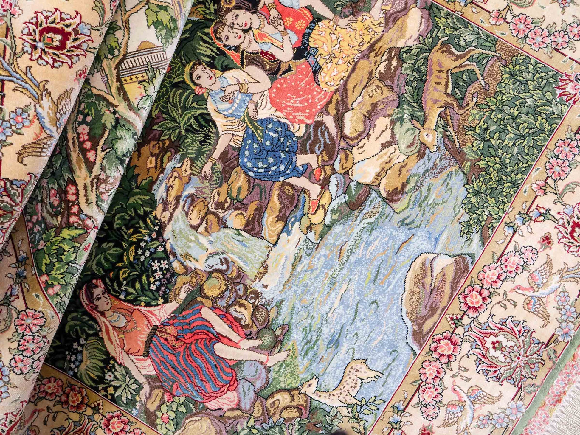 Sehr feiner, handgeknüpfter Khademi Ghom Orientteppich aus Seide, grün. 143x94 cm. Vertrieb durch Jupiter Intl.