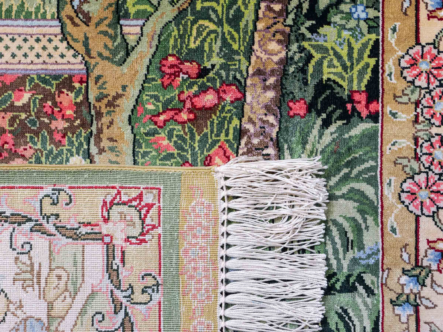 Sehr feiner, handgeknüpfter Khademi Ghom Orientteppich aus Seide, grün. 143x94 cm. Vertrieb durch Jupiter Intl.