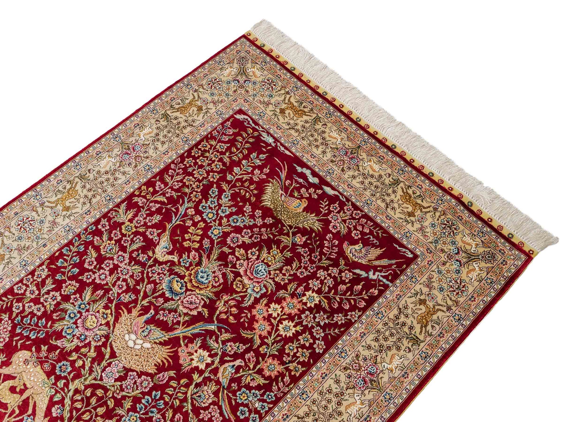 Sehr feiner, handgeknüpfter Khademi Orientteppich mit Ghom Design aus reiner Seide, rot, beige, creme. 153x95 cm. Vertrieb durch Jupiter Intl.