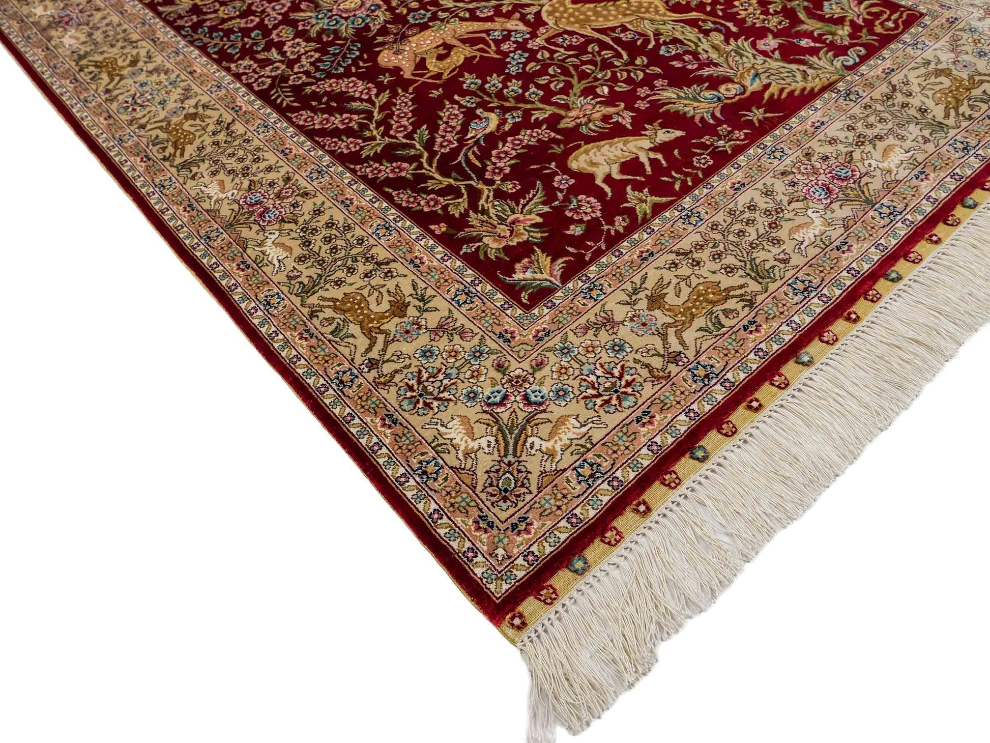 Sehr feiner, handgeknüpfter Khademi Orientteppich mit Ghom Design aus reiner Seide, rot, beige, creme. 153x95 cm. Vertrieb durch Jupiter Intl.