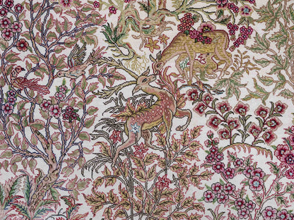 Sehr feiner, handgeknüpfter Khademi Ghom Orientteppich aus Seide, creme. 154x94 cm. Vertrieb durch Jupiter Intl.