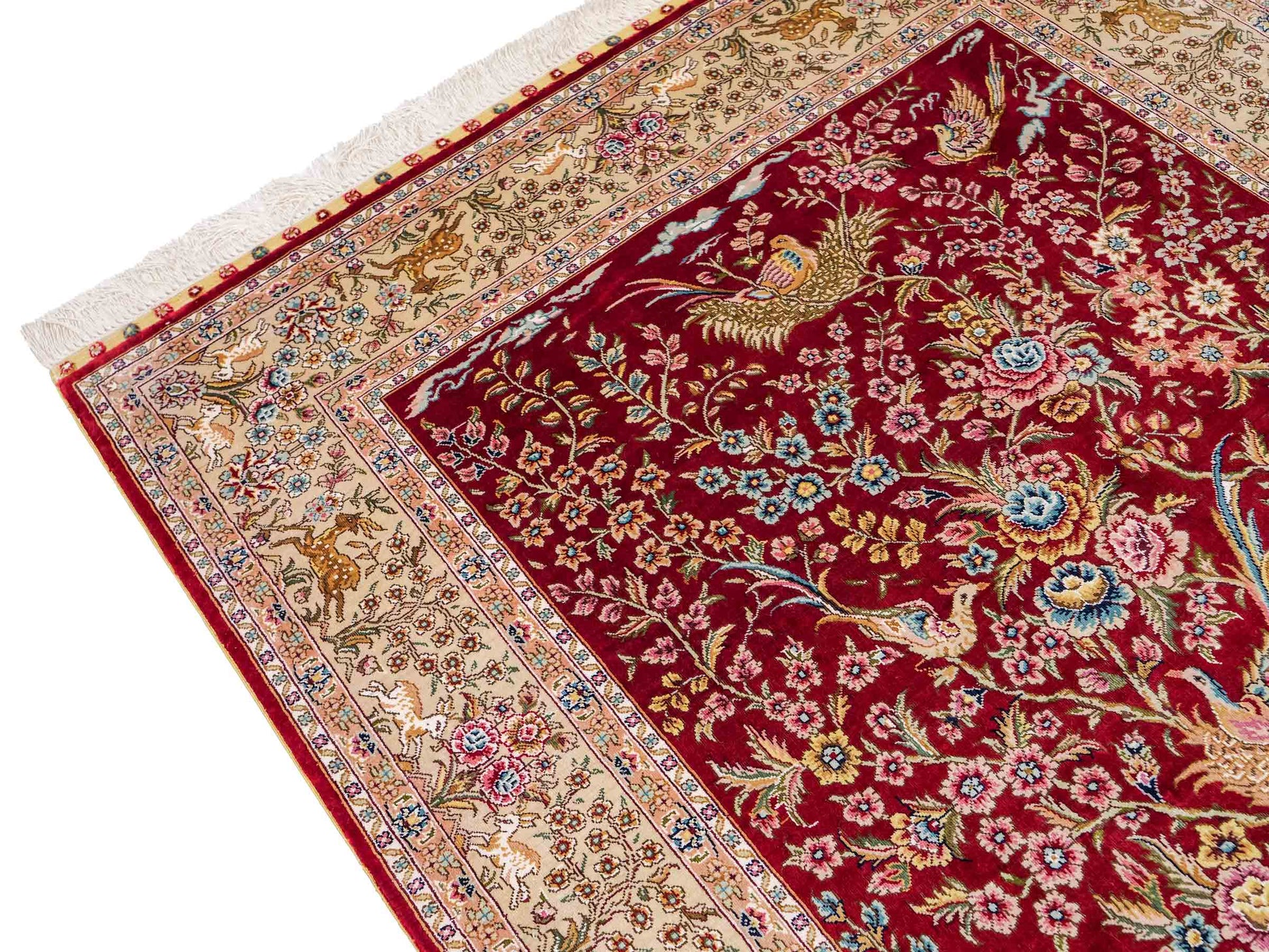 Sehr feiner, handgeknüpfter, chinesischer Khademi Ghom Orientteppich aus Seide, rot, creme. 154x94 cm. Vertrieb durch Jupiter Intl.