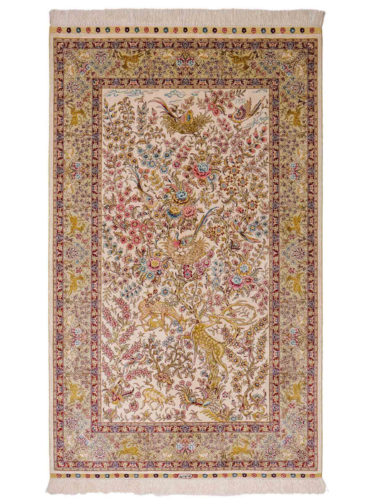 Sehr feiner, handgeknüpfter Khademi Orientteppich mit Ghom  Design aus reiner Seide, creme, weiß, beige. 155x95 cm. Vertrieb durch Jupiter Intl.