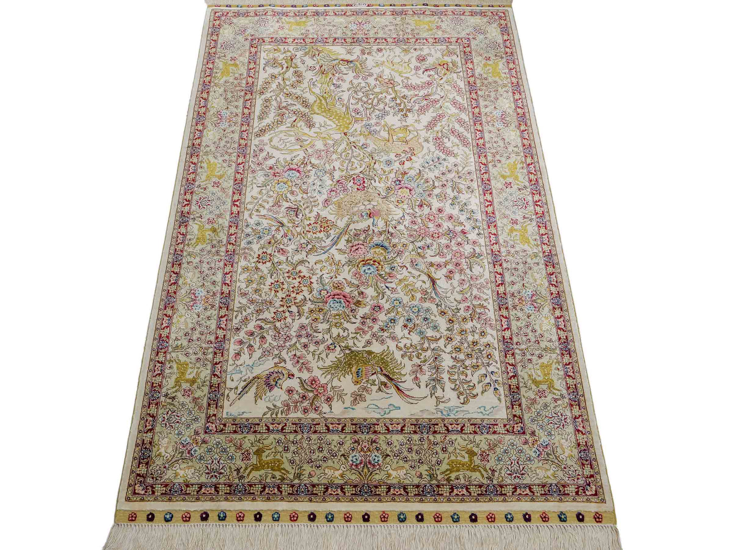 Sehr feiner, handgeknüpfter Khademi Orientteppich mit Ghom  Design aus reiner Seide, creme, weiß, beige. 155x95 cm. Vertrieb durch Jupiter Intl.