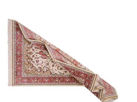 Sehr feiner, handgeknüpfter Khademi Orientteppich mit Ghom Design aus Seide, creme, rosa. 156x94 cm. Vertrieb durch Jupiter Intl.