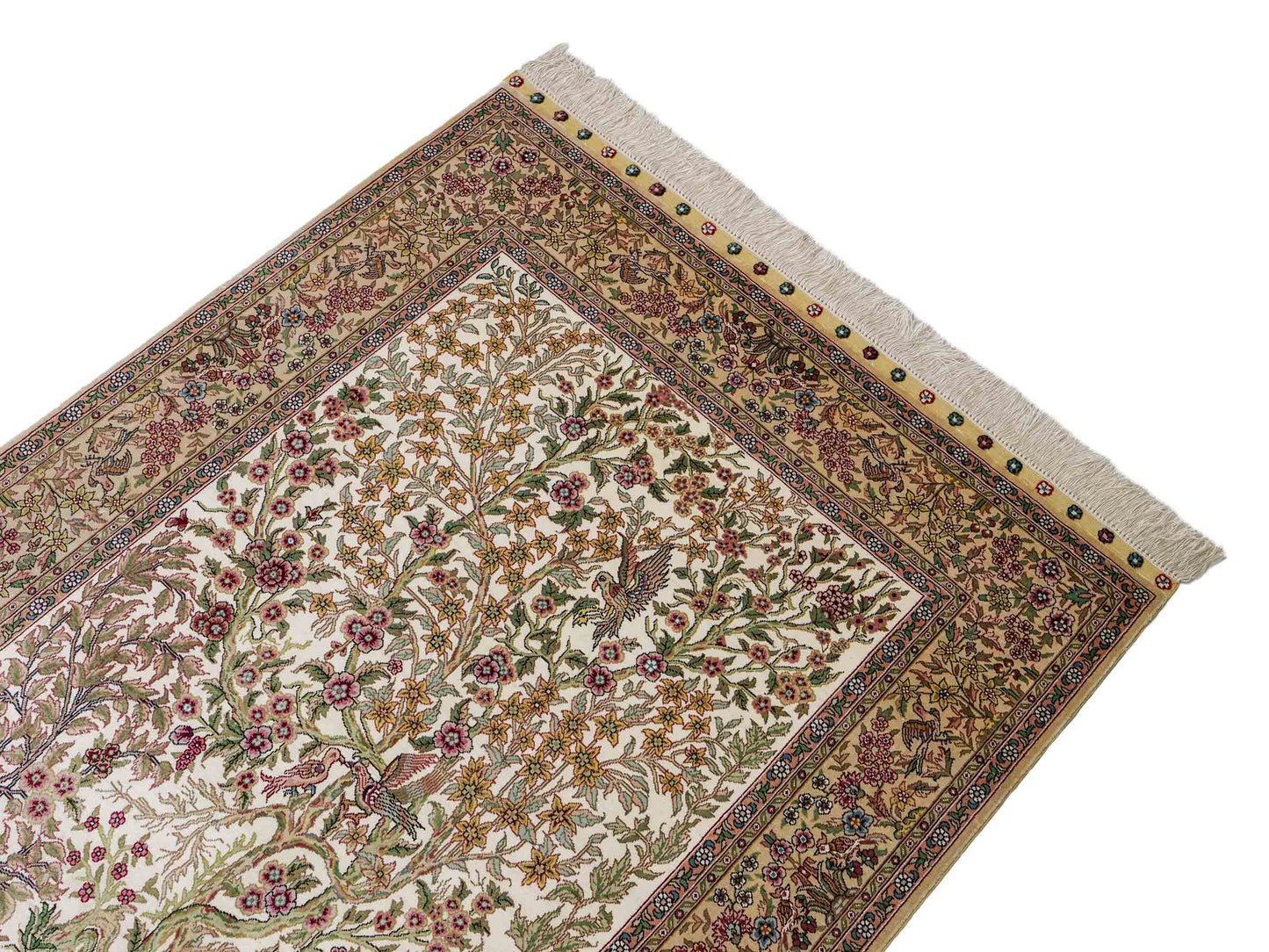 Sehr feiner, handgeknüpfter Khademi Orientteppich mit Ghom Design aus reiner Seide, creme, weiß, beige. 156x94 cm. Vertrieb durch Jupiter Intl.