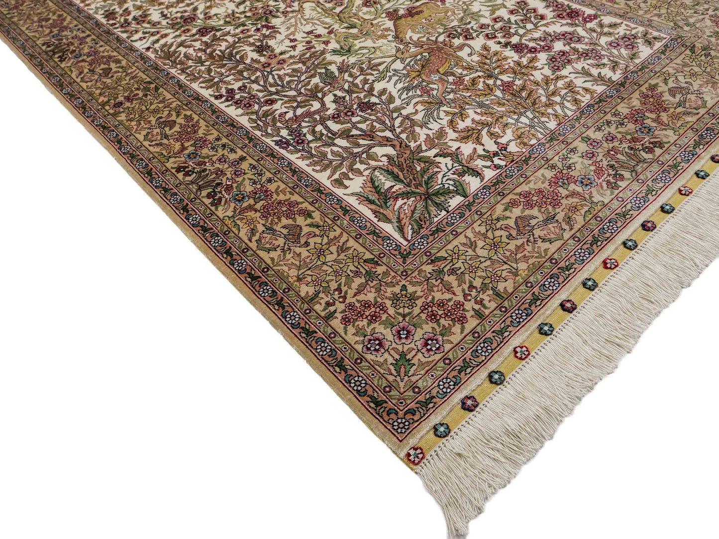 Sehr feiner, handgeknüpfter Khademi Orientteppich mit Ghom Design aus reiner Seide, creme, weiß, beige. 156x94 cm. Vertrieb durch Jupiter Intl.