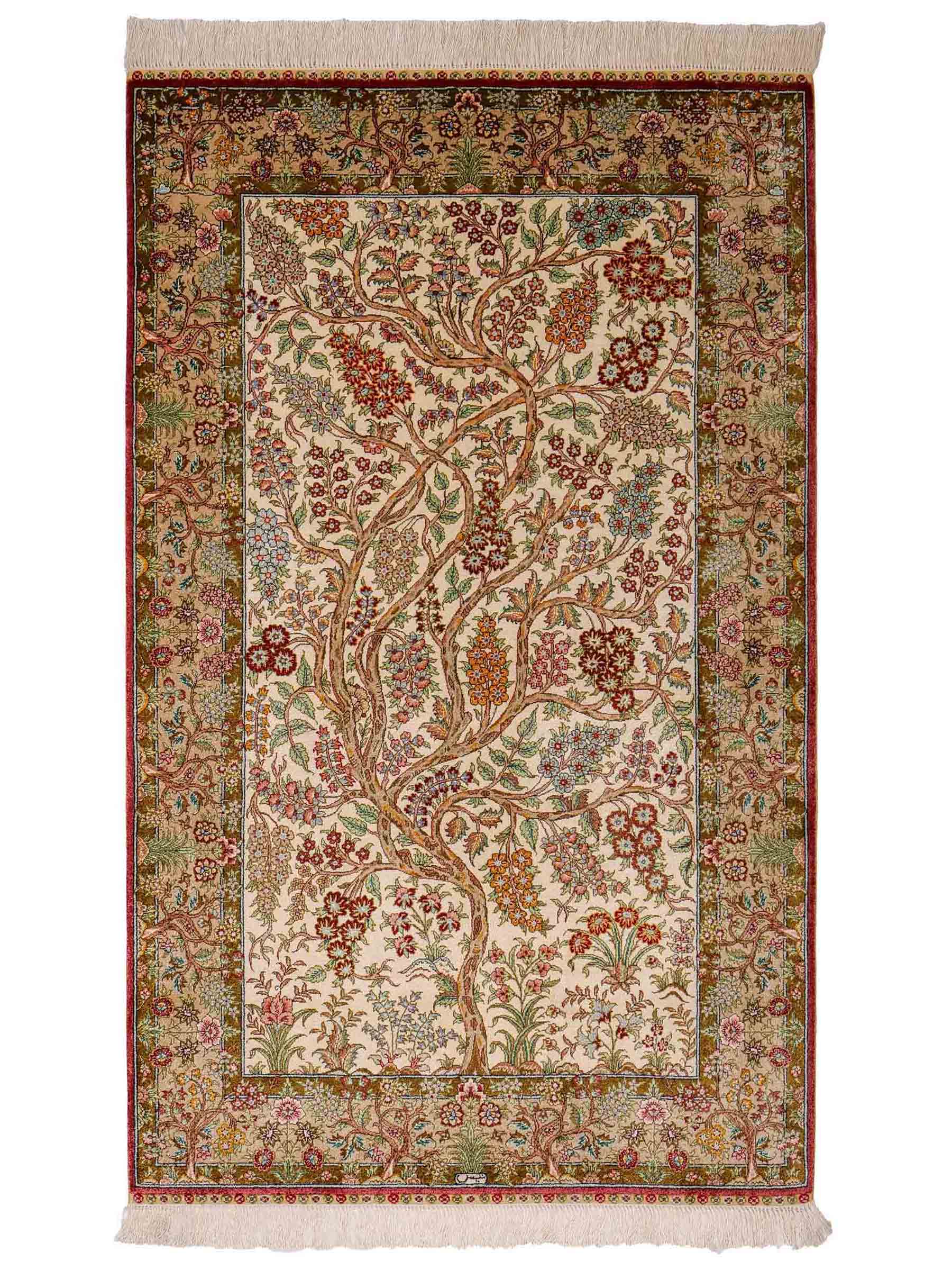 Sehr feiner, handgeknüpfter Khademi Orientteppich mit Ghom Design aus Seide, creme, beige, braun. 156x95 cm. Vertrieb durch Jupiter Intl.