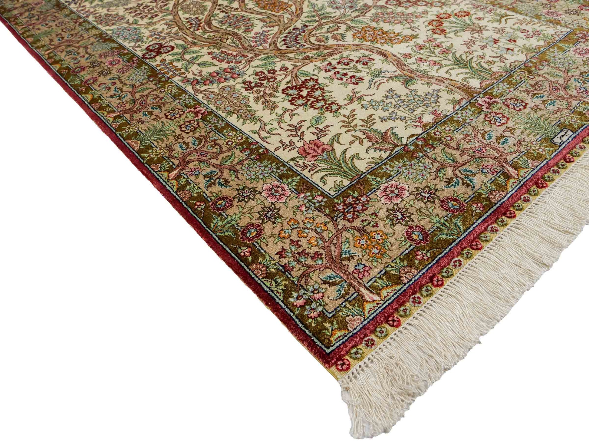 Sehr feiner, handgeknüpfter Khademi Orientteppich mit Ghom Design aus Seide, creme, beige, braun. 156x95 cm. Vertrieb durch Jupiter Intl.
