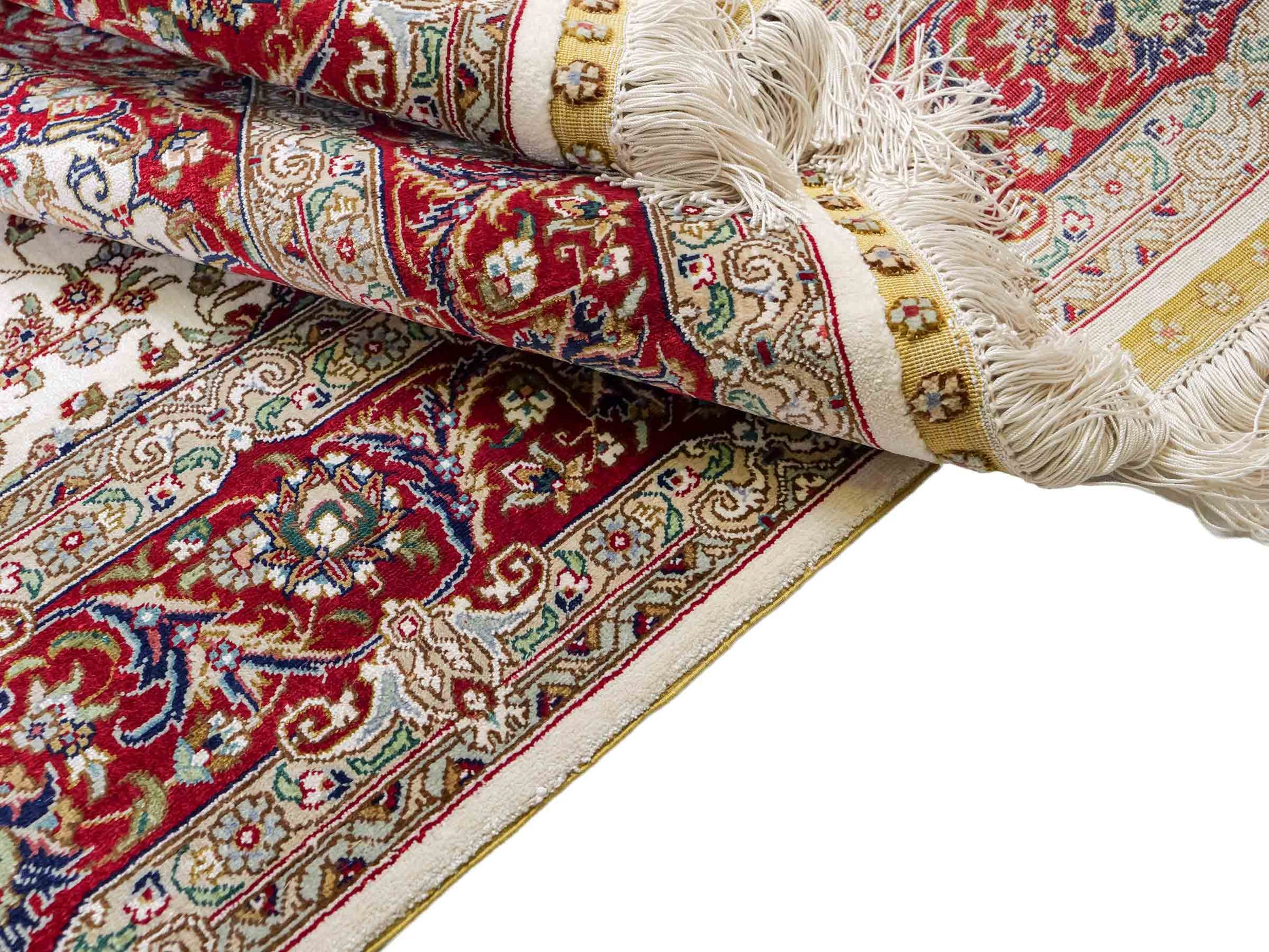 Sehr feiner, handgeknüpfter Khademi Orientteppich mit Ghom Design aus reiner Seide, creme, weiß, rot. 157x94 cm. Vertrieb durch Jupiter Intl.