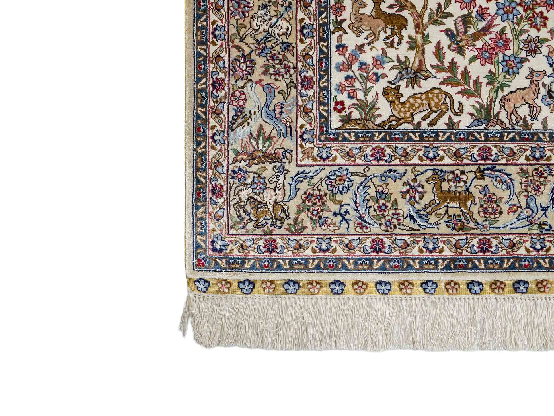 Sehr feiner, handgeknüpfter Khademi Orientteppich mit Ghom Design aus reiner Seide, weiß, creme, blau. 157x94 cm. Vertrieb durch Jupiter Intl.