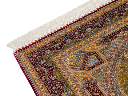 Extrem feiner, handgeknüpfter Khademi Ghom Orientteppich aus Seide, rot, gold. 159x93 cm. Vertrieb durch Jupiter Intl.