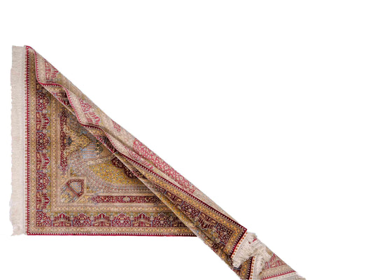 Extrem feiner, handgeknüpfter Khademi Ghom Orientteppich aus Seide, rot, gold. 159x93 cm. Vertrieb durch Jupiter Intl.