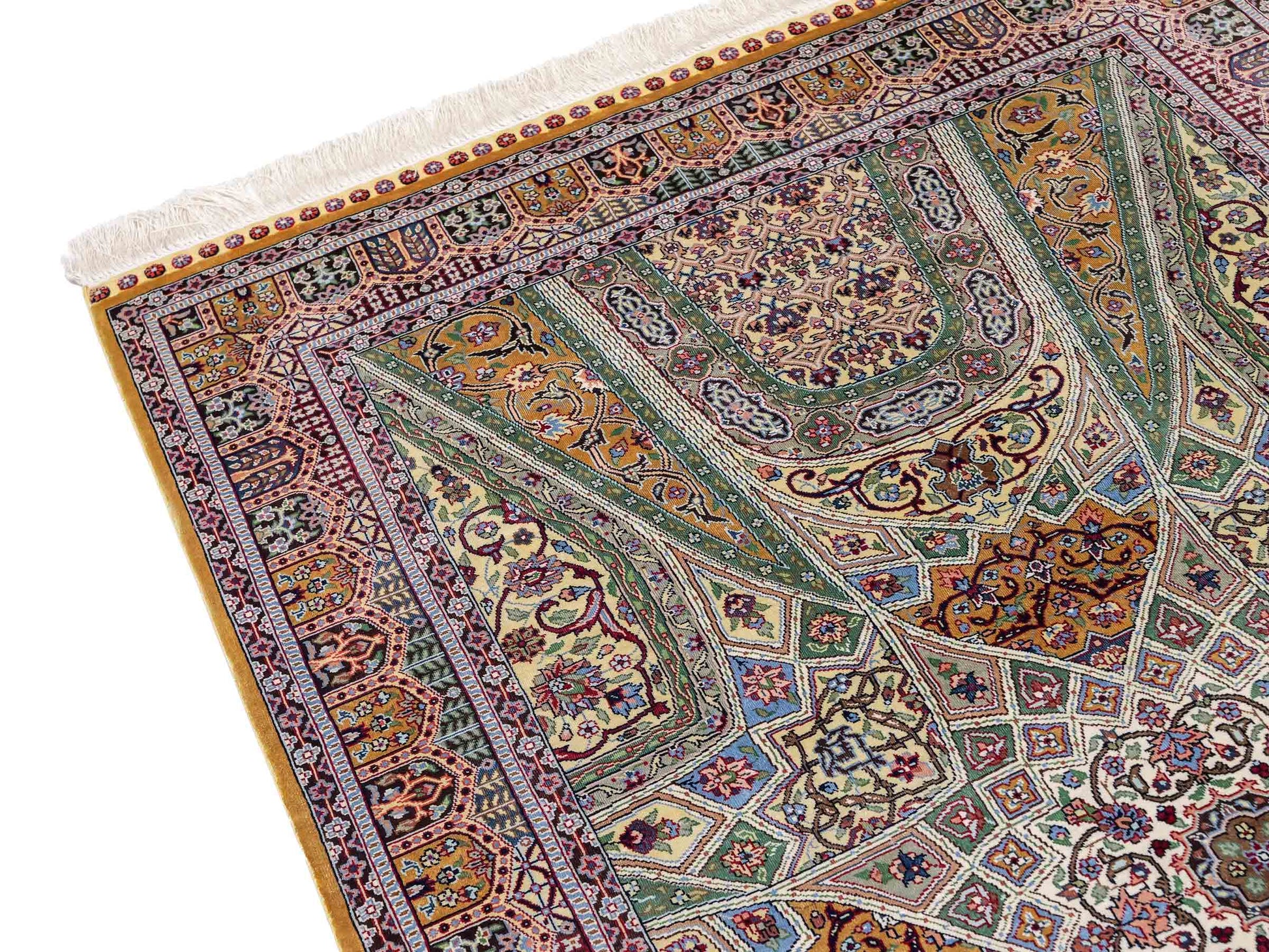 Sehr feiner, handgeknüpfter Khademi Ghom Orientteppich aus Seide, braun, oliv. 161x94 cm. Vertrieb durch Jupiter Intl.