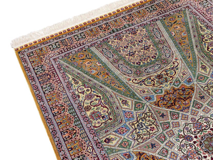 Sehr feiner, handgeknüpfter Khademi Ghom Orientteppich aus Seide, braun, oliv. 161x94 cm. Vertrieb durch Jupiter Intl.