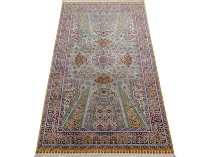 Sehr feiner, handgeknüpfter Khademi Ghom Orientteppich aus Seide, braun, oliv. 161x94 cm. Vertrieb durch Jupiter Intl.