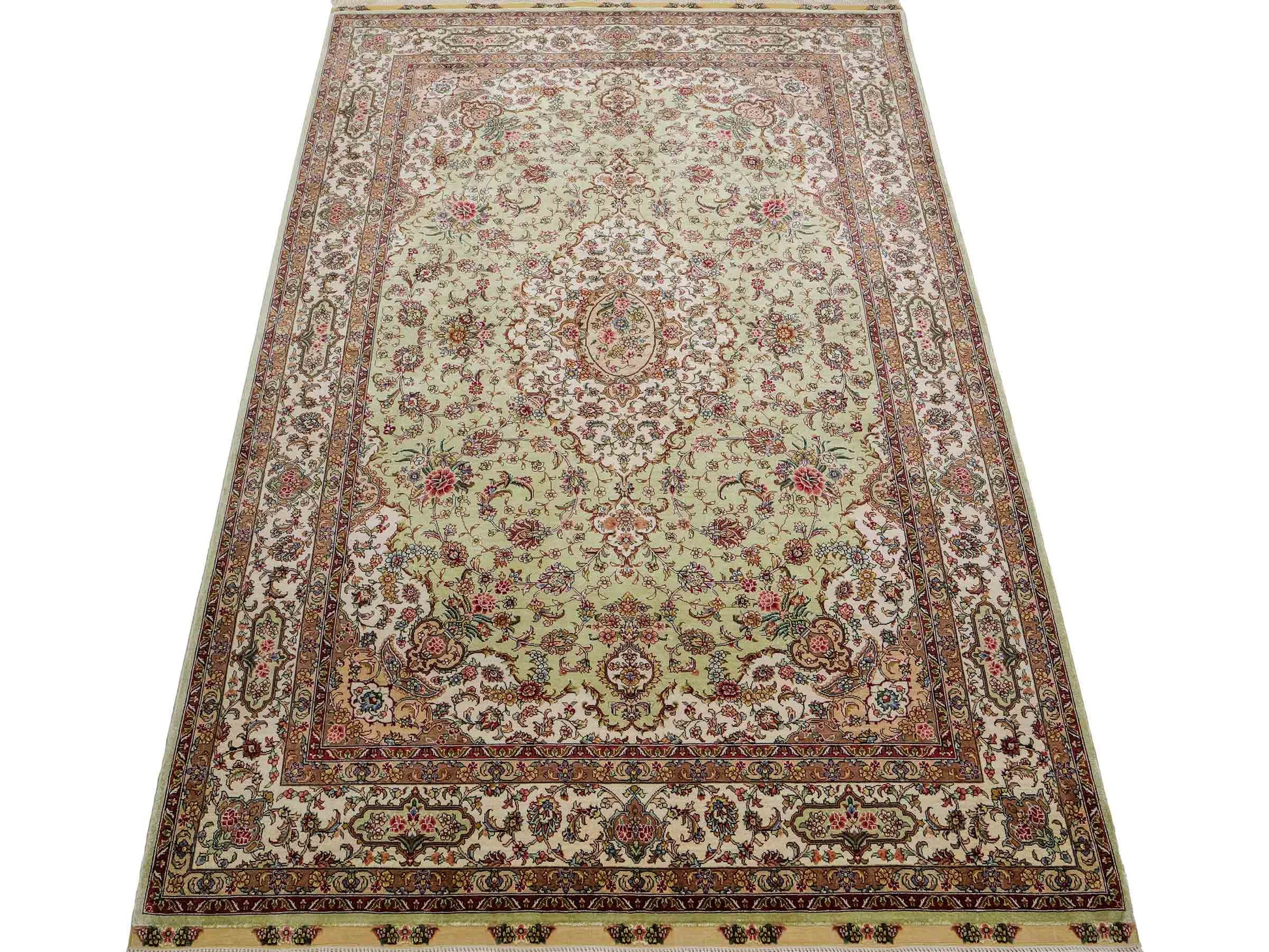 Sehr feiner, handgeknüpfter Khademi Orientteppich mit Ghom Design aus reiner Seide, grün, pistazie, creme, weiß. 183x124 cm. Vertrieb durch Jupiter Intl.