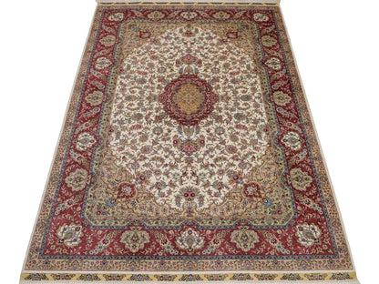 Sehr feiner, handgeknüpfter Khademi Orientteppich mit Ghom Design aus reiner Seide, creme, weiß, rosa. 184x125 cm. Vertrieb durch Jupiter Intl.