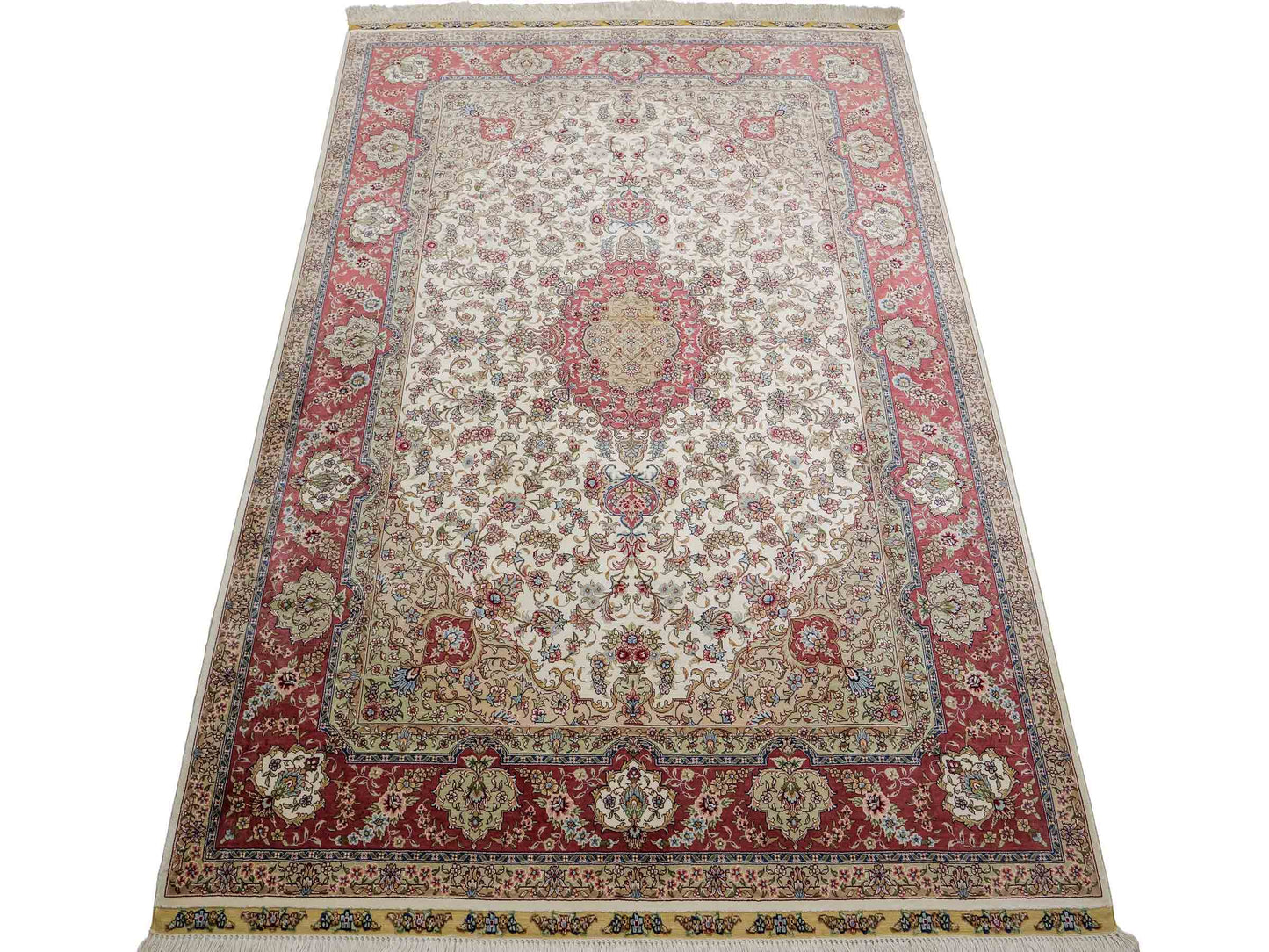 Sehr feiner, handgeknüpfter Khademi Orientteppich mit Ghom Design aus reiner Seide, creme, weiß, rosa. 184x125 cm. Vertrieb durch Jupiter Intl.
