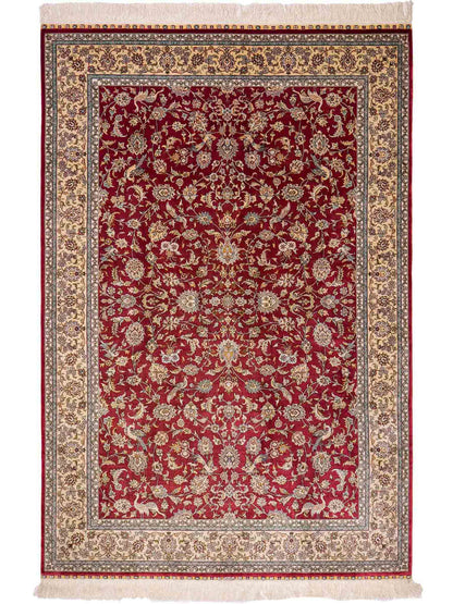 Sehr feiner, handgeknüpfter Khademi Orientteppich mit Ghom Design aus reiner Seide, rot, creme. 185x124 cm. Vertrieb durch Jupiter Intl.