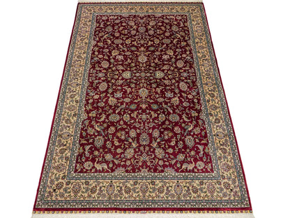 Sehr feiner, handgeknüpfter Khademi Orientteppich mit Ghom Design aus reiner Seide, rot, creme. 185x124 cm. Vertrieb durch Jupiter Intl.