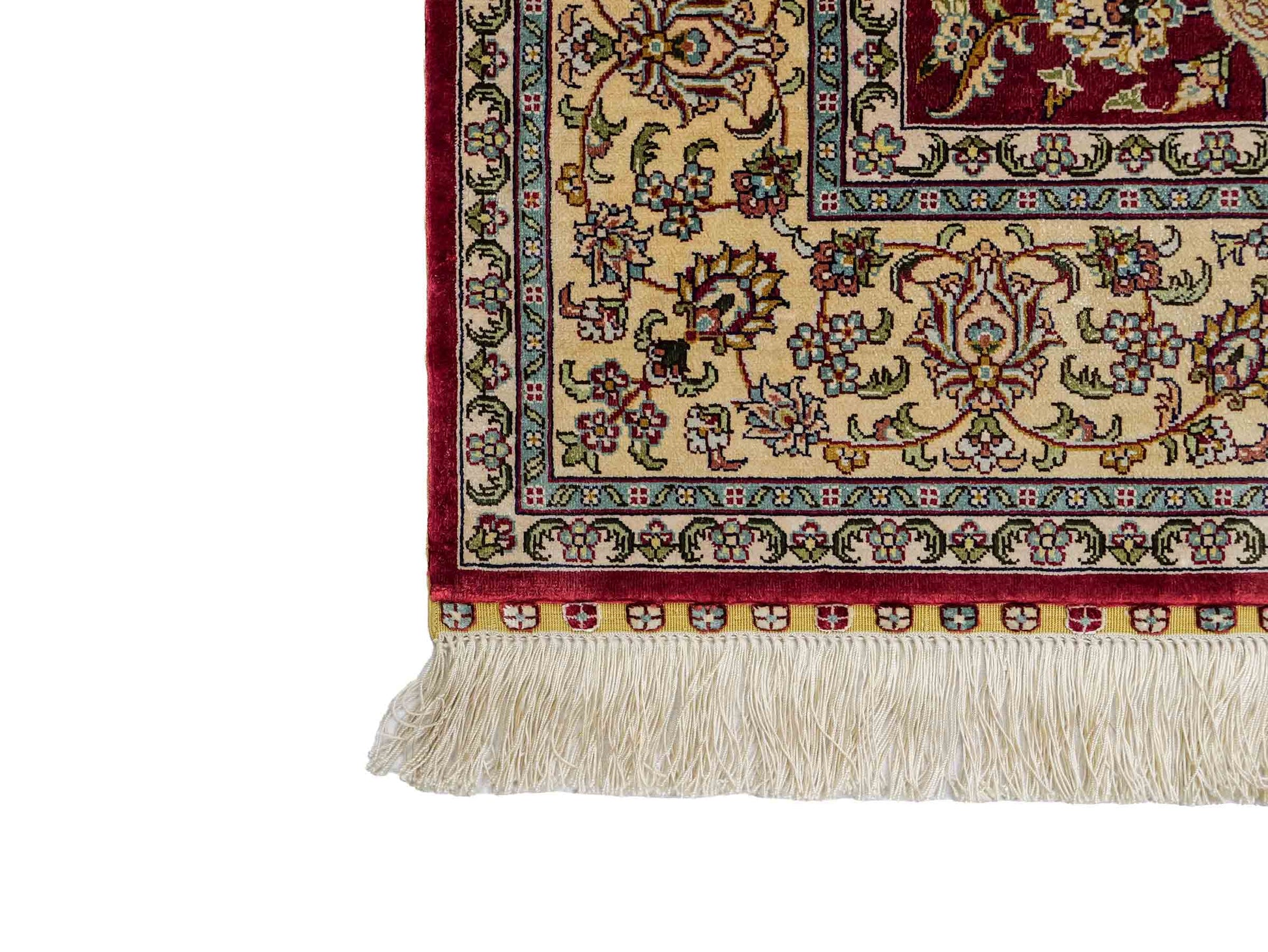 Sehr feiner, handgeknüpfter Khademi Orientteppich mit Ghom Design aus reiner Seide, rot, creme. 185x124 cm. Vertrieb durch Jupiter Intl.