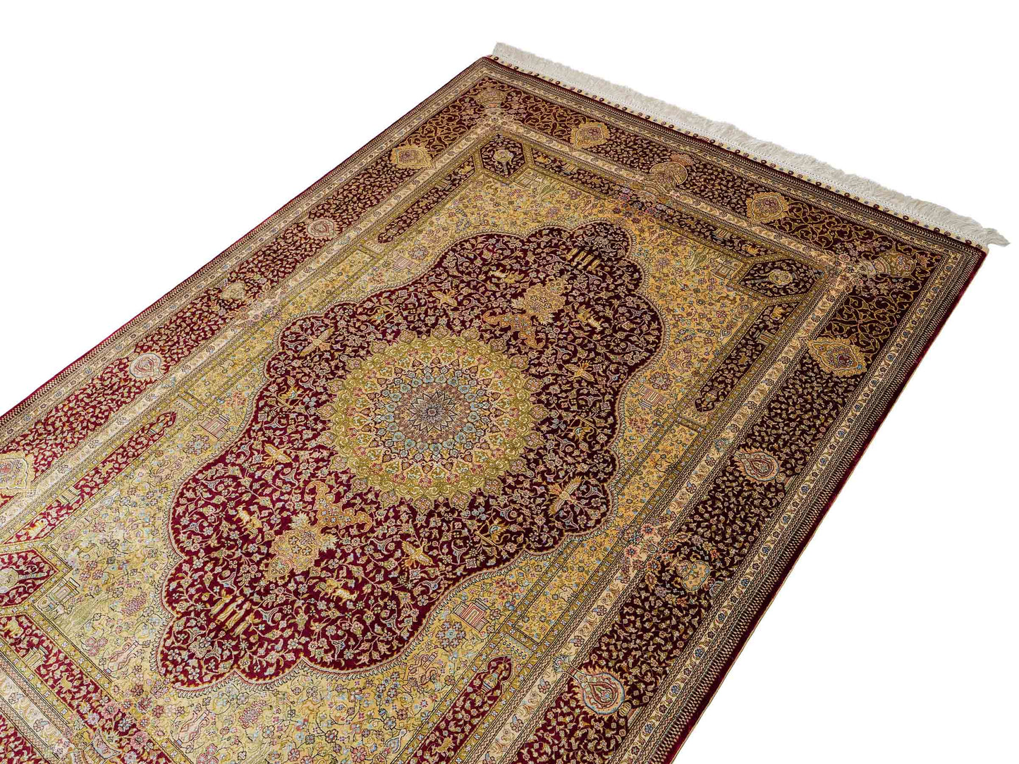 Extrem feiner, handgeknüpfter Khademi Orientteppich mit Ghom Design aus reiner Seide, rot, gold, creme. 185x125 cm. Vertrieb durch Jupiter Intl.