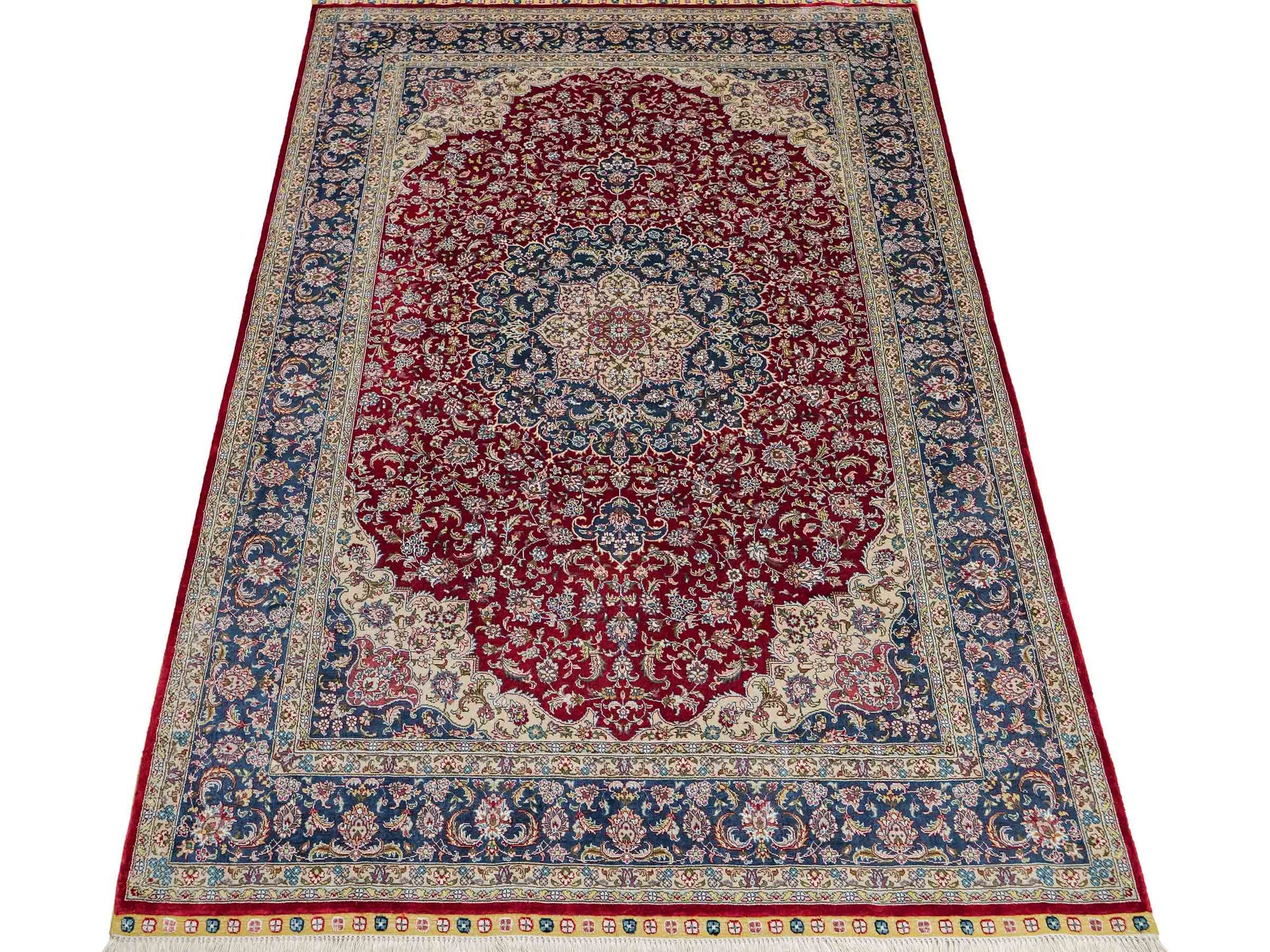 Sehr feiner, handgeknüpfter Khademi Orientteppich mit Ghom Design aus reiner Seide, rot, blau, creme. 187x126 cm. Vertrieb durch Jupiter Intl.