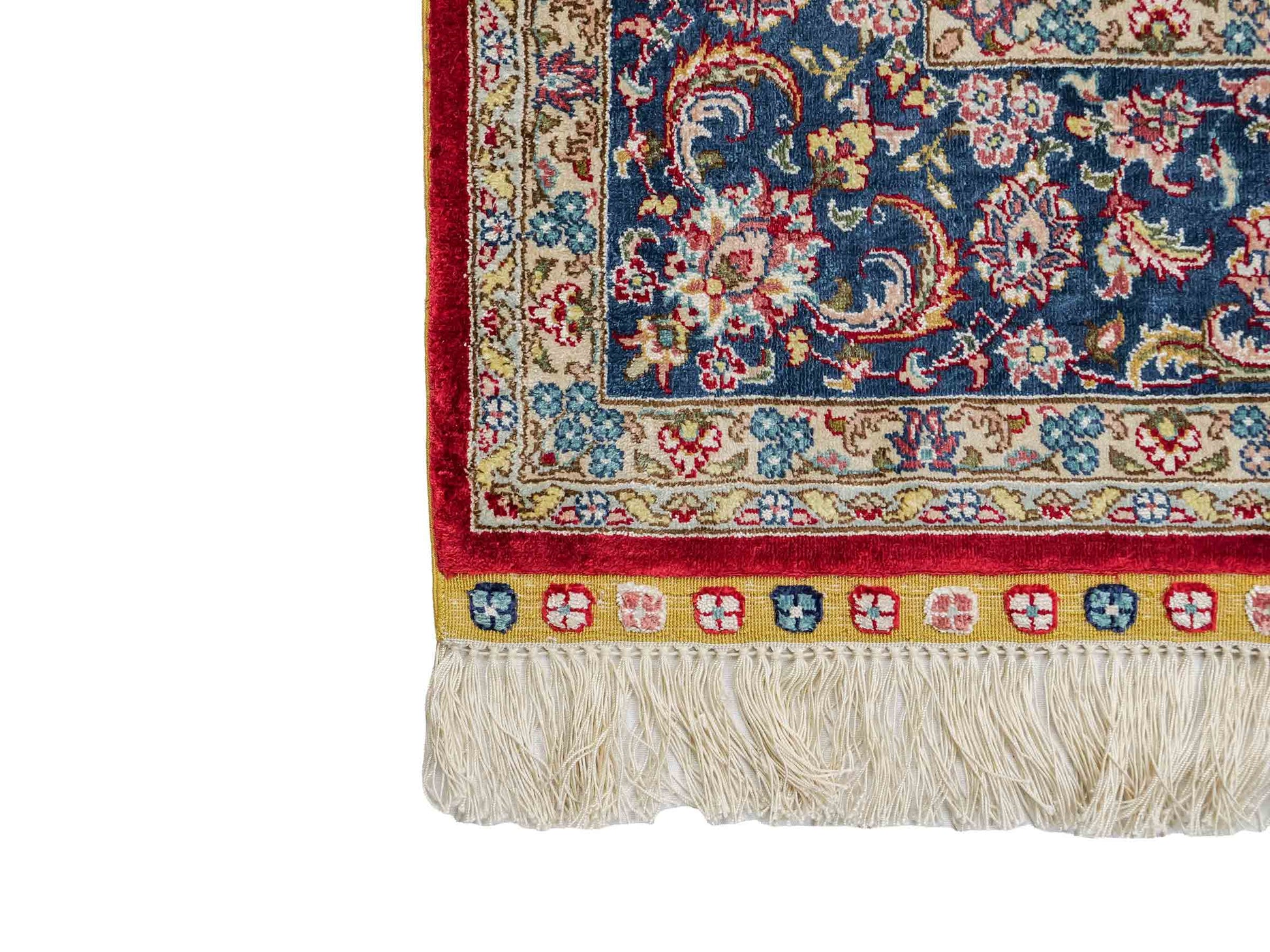Sehr feiner, handgeknüpfter Khademi Orientteppich mit Ghom Design aus reiner Seide, rot, blau, creme. 187x126 cm. Vertrieb durch Jupiter Intl.